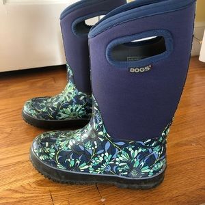 BOGS rain and snow boots, size 4